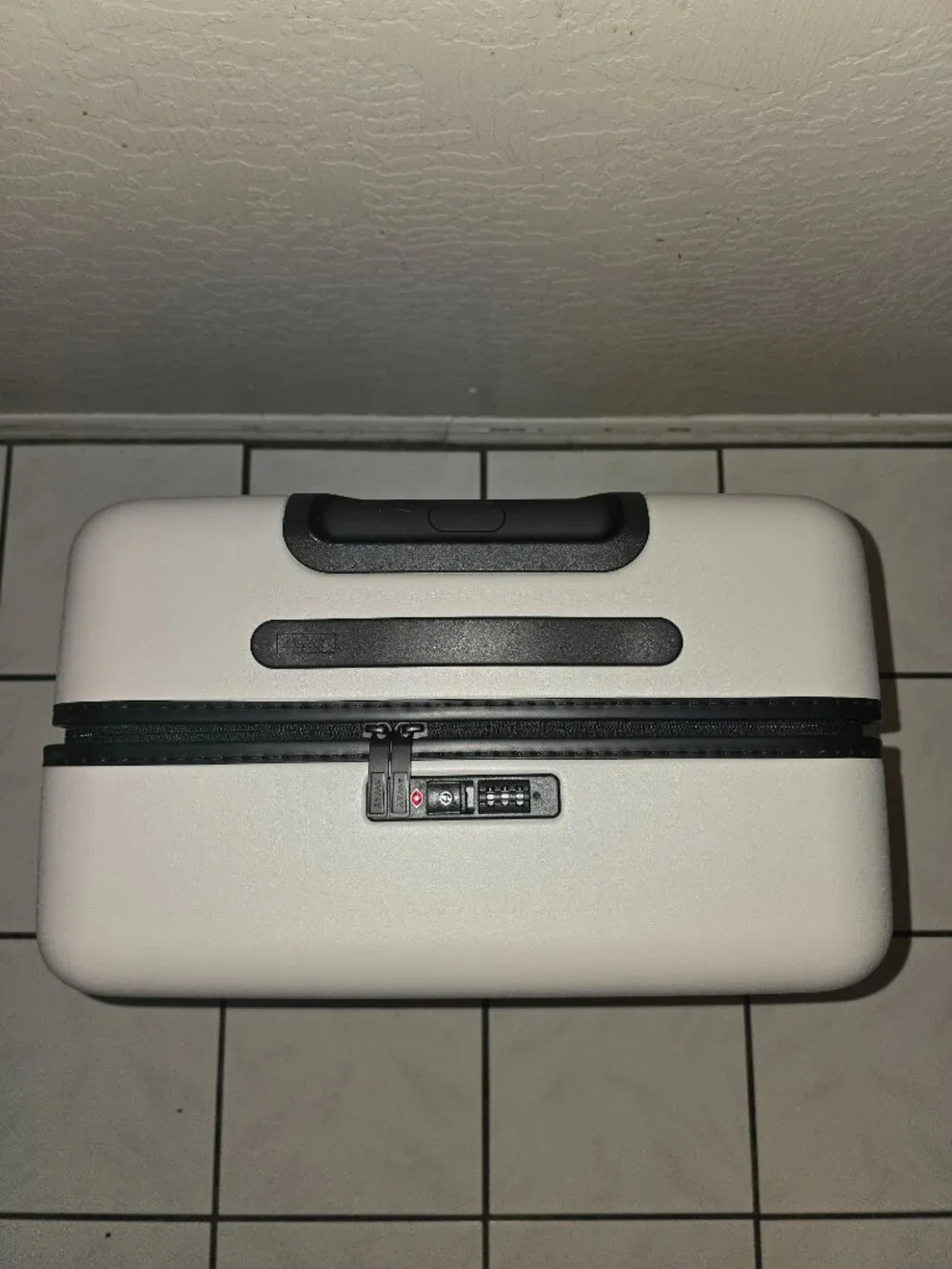 Away Medium Checked Luggage Hard Shell Suitcase with Spinner Wheels CLOUD GRAY